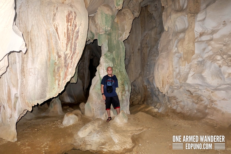 Bakwitan cave isla de iantes